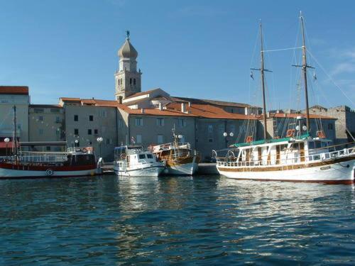 Apartmani Krk Krk Town Bagian luar foto